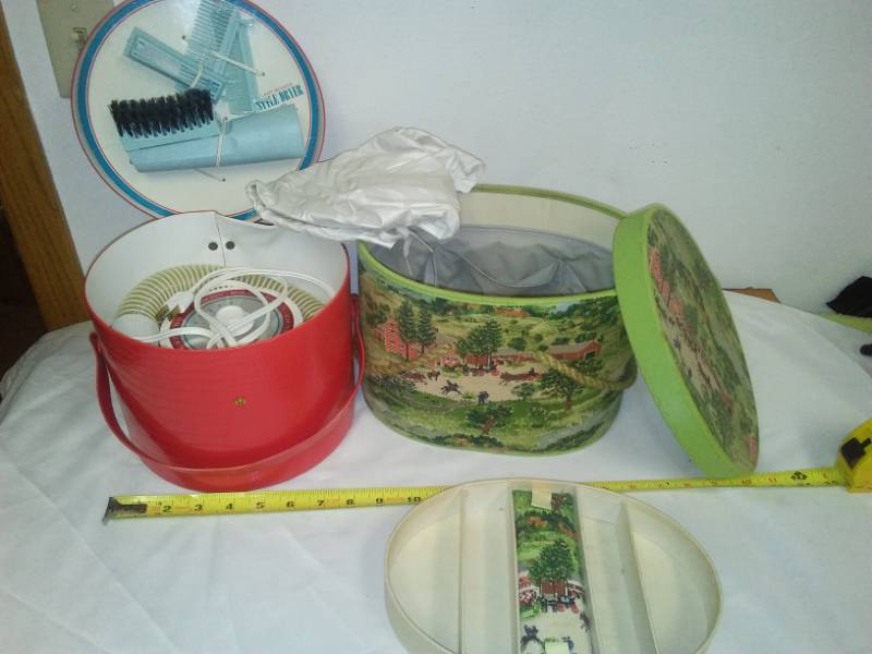 lot 111 image: Lady Schick Hair Dryer, Cosmetics Box Travel.