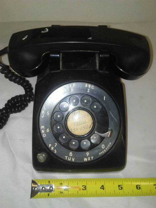 lot 124 image: Vintage Rotary dial Black Desk phone