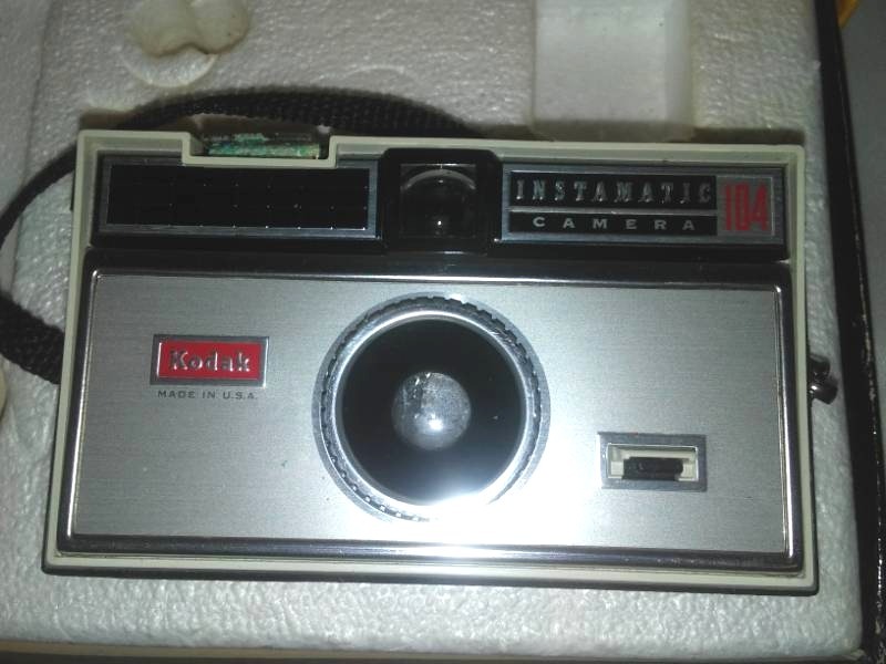 lot 126 image: Instamatic 104 Kodak camera in box