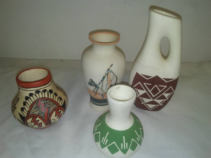 lot 136 image: Native American pottery.