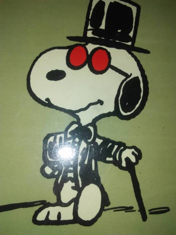lot 150 image: 4 Peanuts, Charlie Brown Snoopy books.