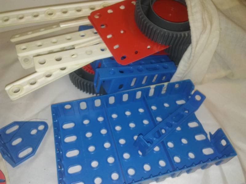 gabriel erector set
