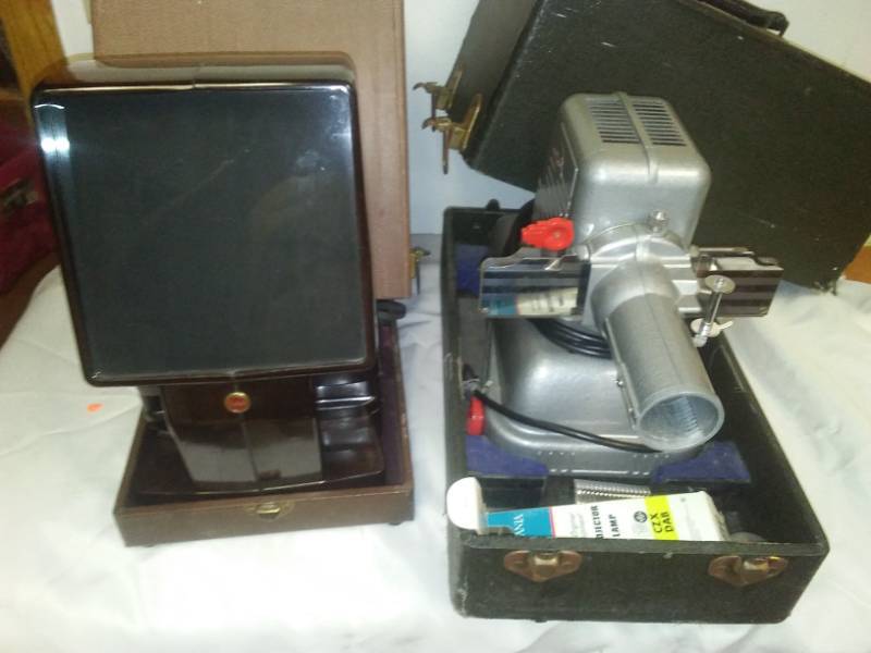 lot 164 image: Vintage 2 Slide Projectors