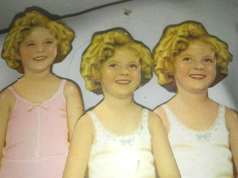 lot 165 image: Vintage Paper Doll Shirley Temple, cards, pens  pencils