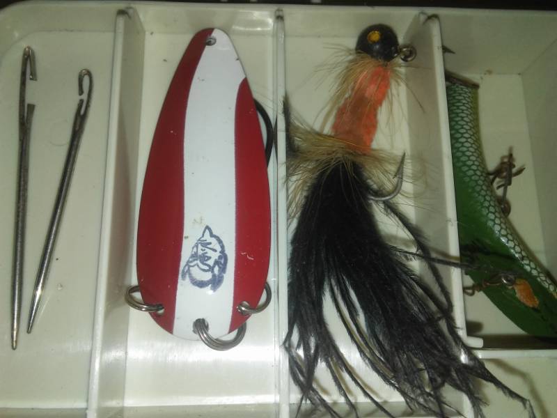 lot 167 image: Fishing Lures  containers