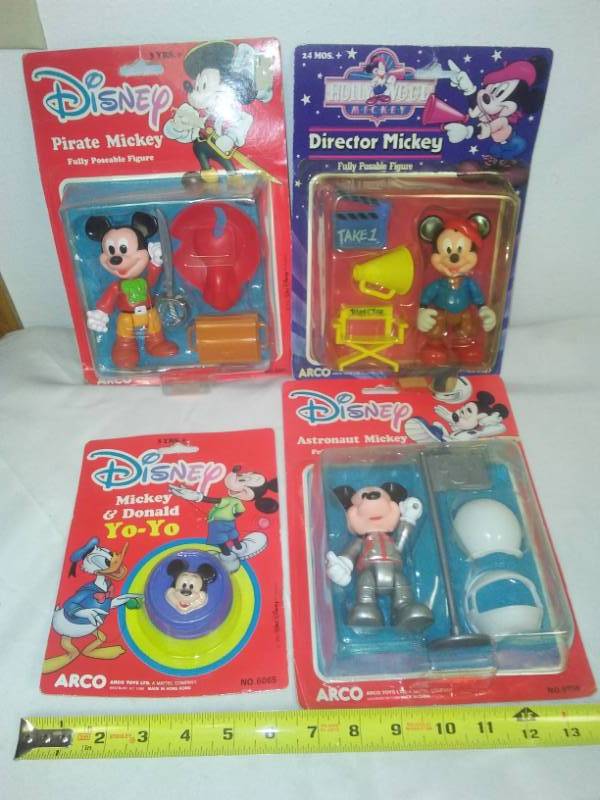 lot 190 image: Disney Figures Now in Package.