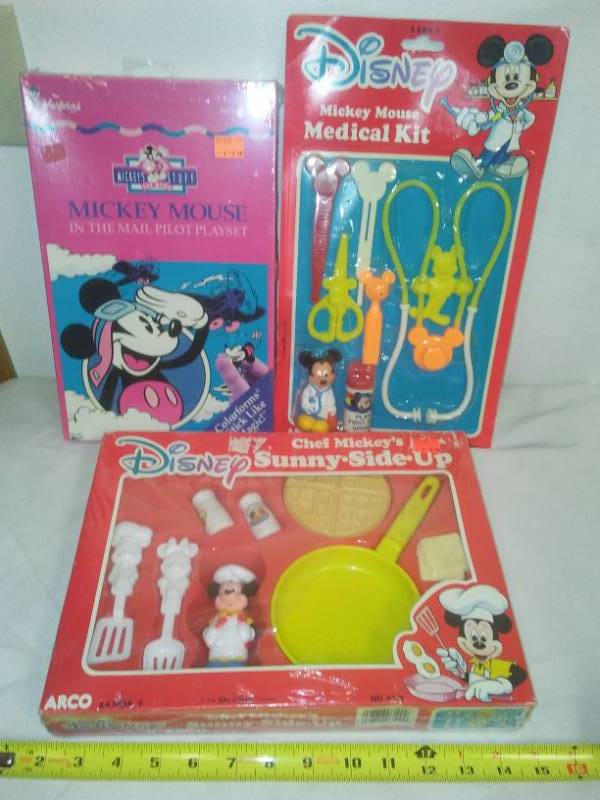 lot 193 image: 3 Disney Playsets new in package.