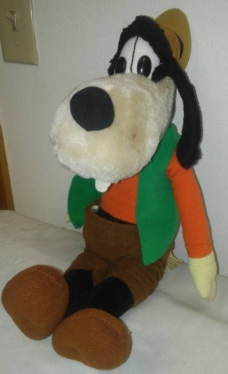 lot 194 image: Walt Disney Goofy Plush Animal