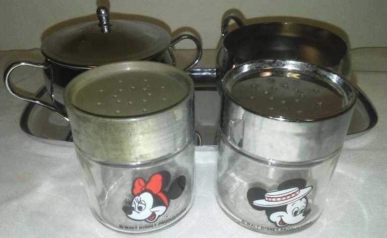 lot 205 image: Mickey  Minnie Mouse Salt & Pepper Shakers  more Disney.