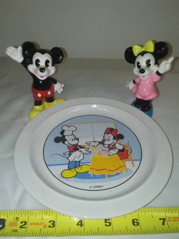 lot 209 image: Vintage porcelain Mickey  Minnie  plate.