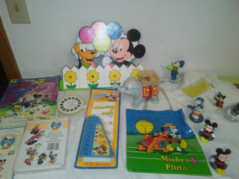 lot 226 image: Disney new & opened items.