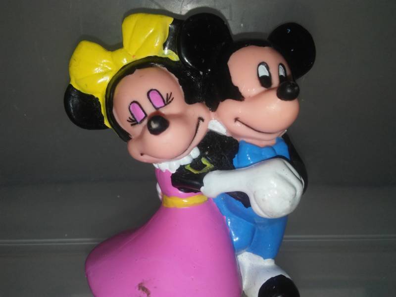 lot 242 image: Case with Mickey & Minnie Mouse Disney.