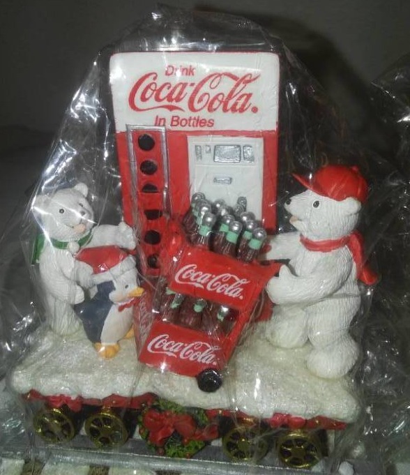 lot 250 image: Coca Cola Christmas Figures 2003 Bradford Exchange COA Set 3.