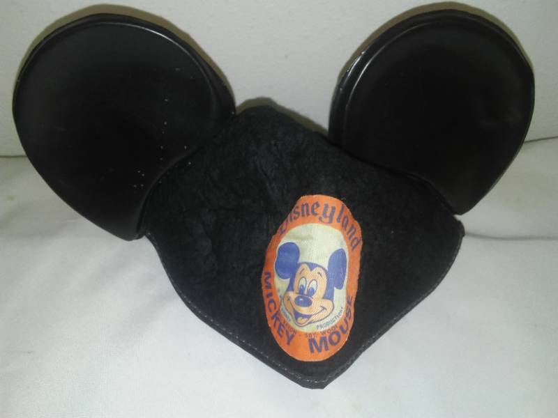 lot 256 image: Disneyland Mickey Mouse Mouseketeers Cap.