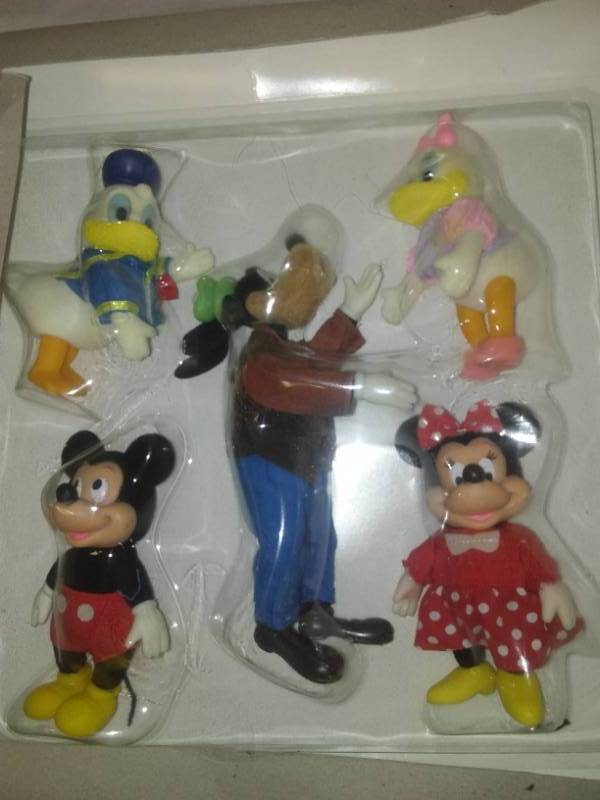 lot 257 image: 5 New in Box Disney Figures, Sears Exclusive.