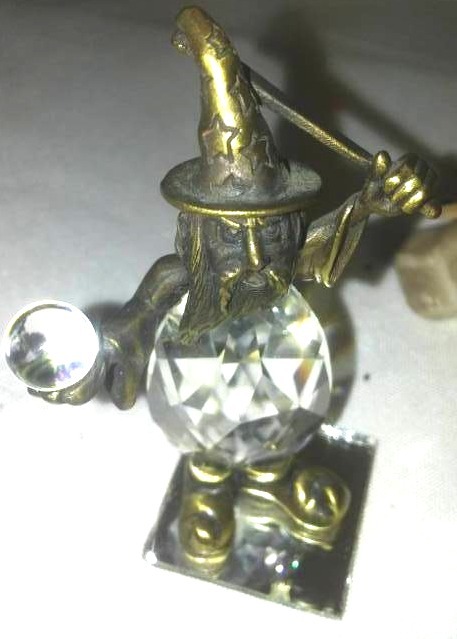 lot 271 image: Crystal Figurines, Swans, clown, Fox, Sorcerer and more.