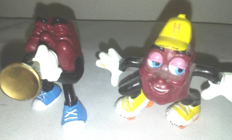 lot 272 image: Set of California Raisins.