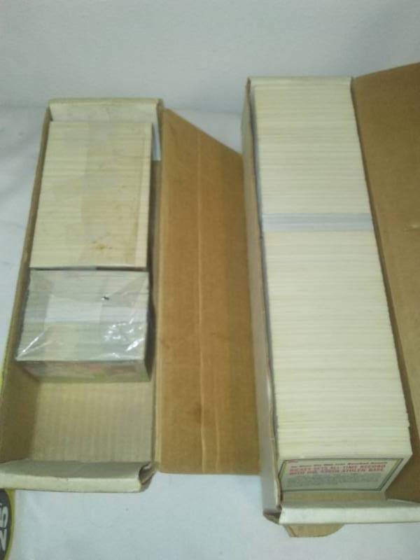 lot 295 image: Over 1000 MLB Baseball Trading Cards.