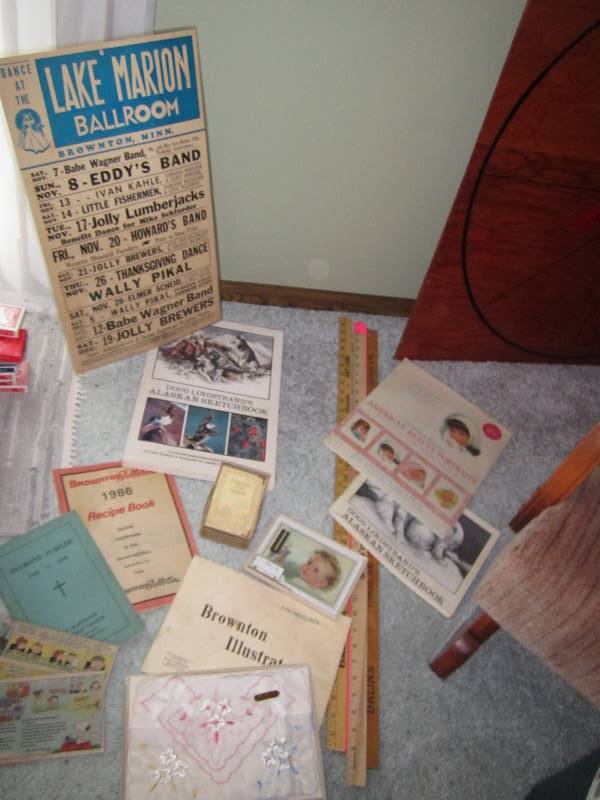 lot 10 image: Local Memorabelia...