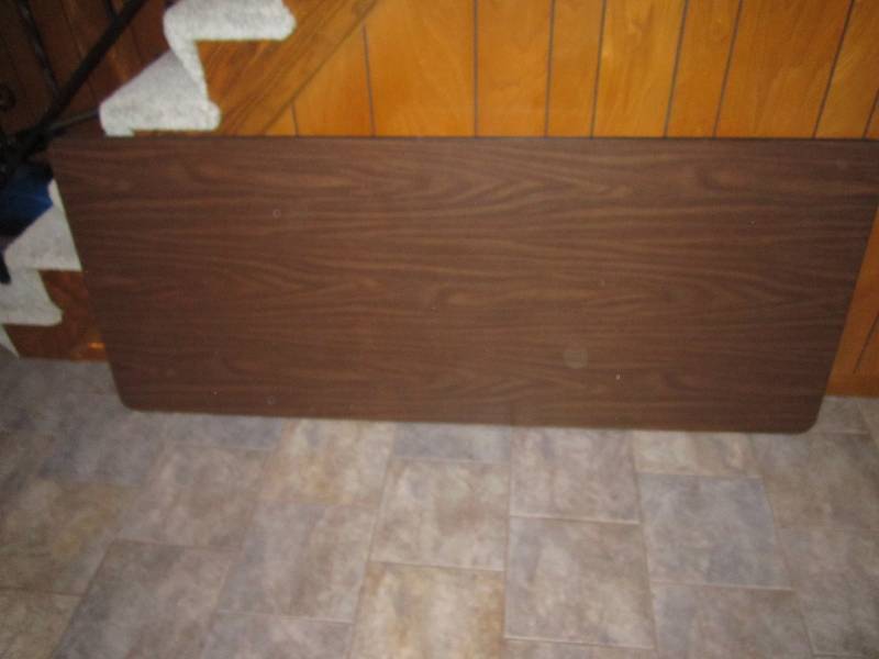 lot 43 image: 6 foot folding table...