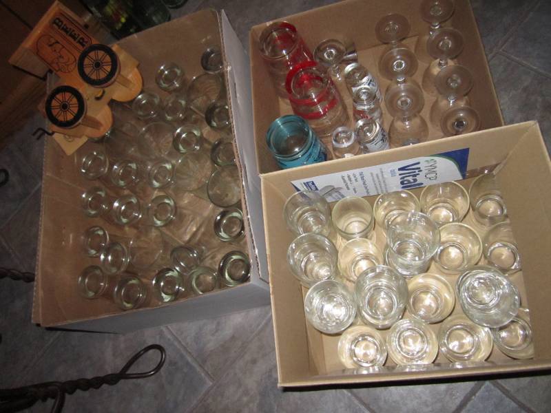 lot 50 image: Glasses - beer shop drink, music bo...