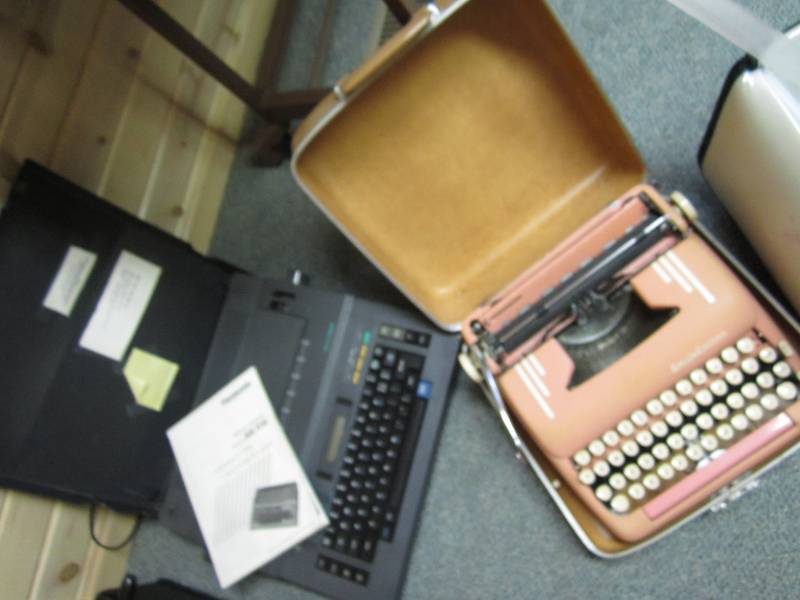lot 57 image: Antique Smith Corona typewriter, Pa...