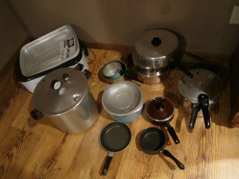 lot 62 image: Pressure cooker - roasters, pots...