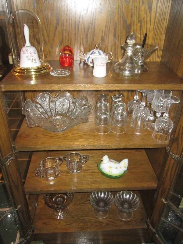 lot 76 image: Glassware...