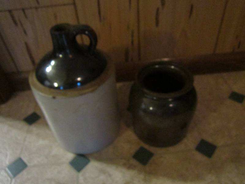 lot 81 image: Jug...