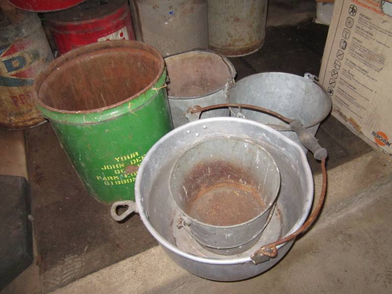 lot 98 image: Pails...
