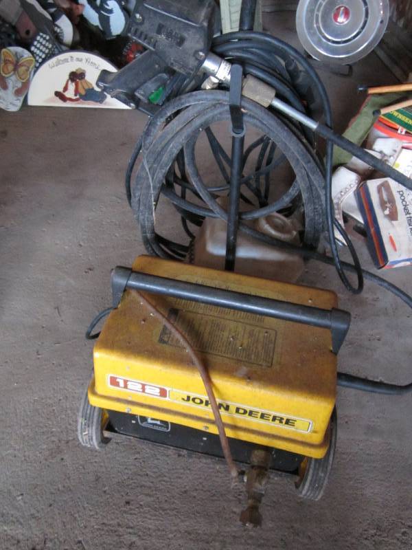 lot 125 image: John Deere pressure washer...