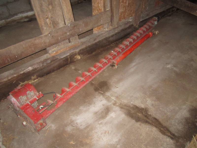 lot 136 image: 8 long 4 auger and PTO Shaft...