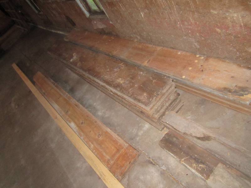 lot 143 image: Assorted 34 boards 1 x 12 barn ...