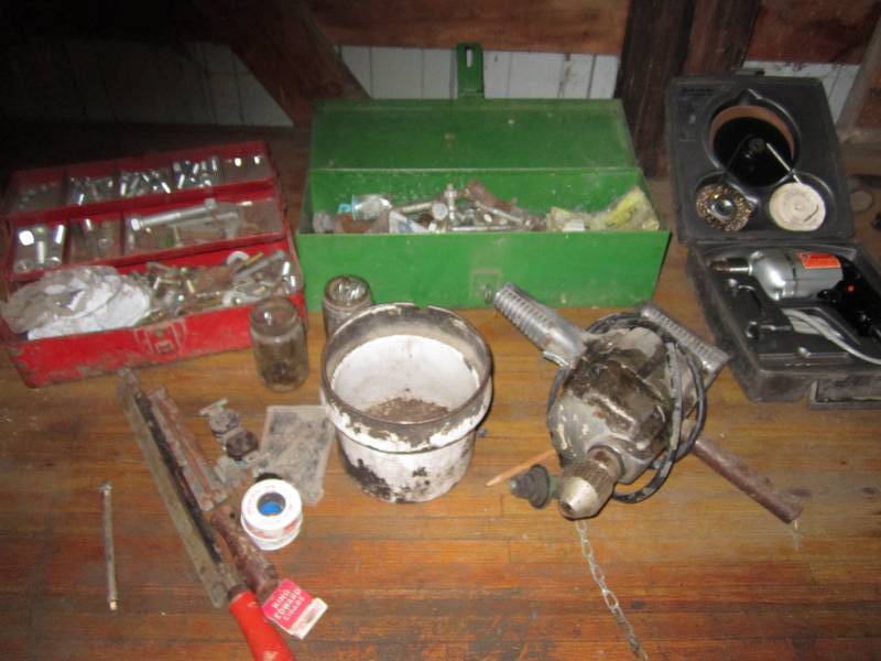 lot 149 image: Electric drills, misc nuts and bolt...