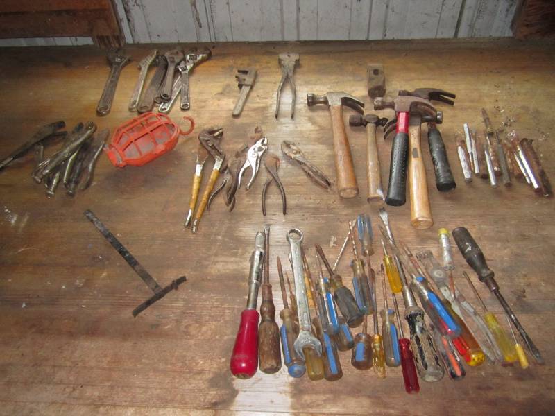 lot 150 image: Assorted hand tools  ...