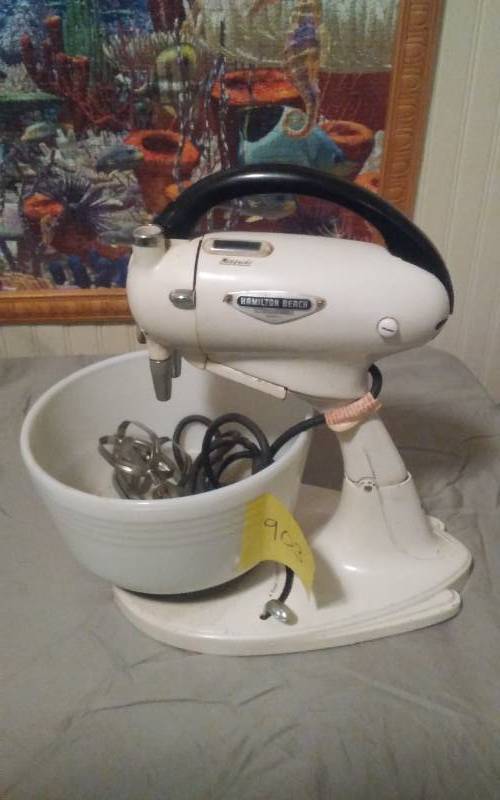 lot 53 image: Vintage Hamilton Beach Stand Mixer