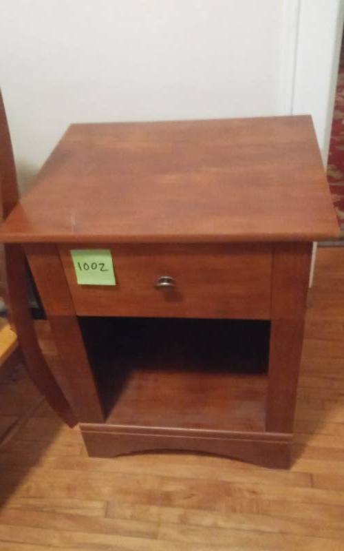 lot 54 image: Side Table With One Drawer. 24x20x29