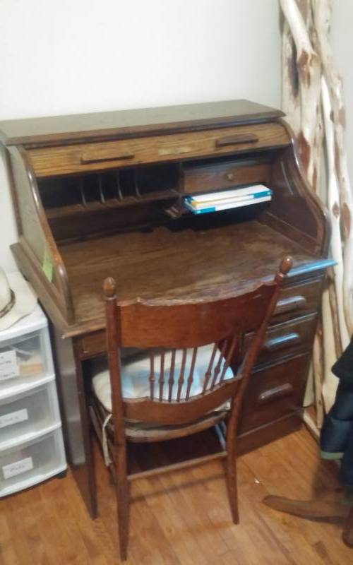 lot 56 image: Roll Top Desk With Chair 36x24x46