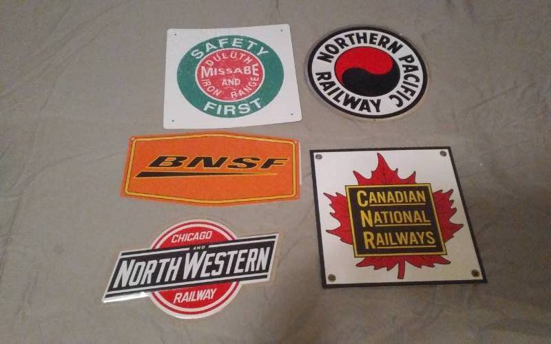 lot 62 image: 5-Rail Road Signs
