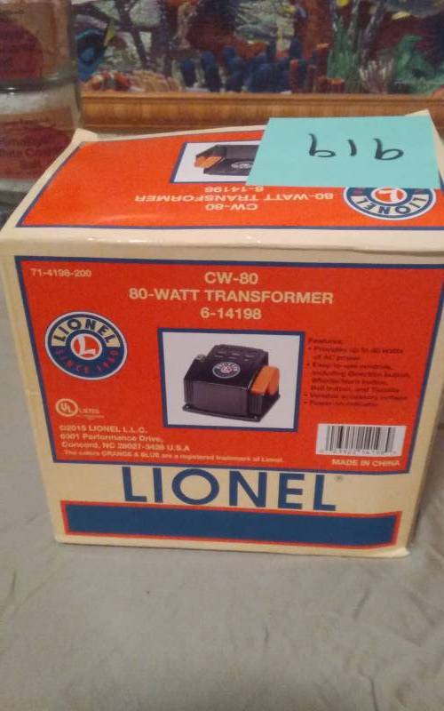 lot 70 image: Lionel 80 Watt Transformer 6-14198