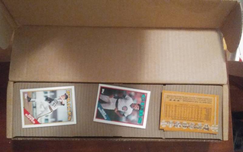 lot 85 image: Topps 1988 Baseball Cards