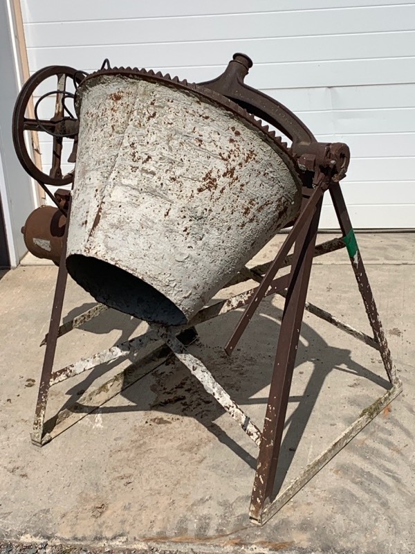 lot 2 image: Portable Electric Cement Mixer