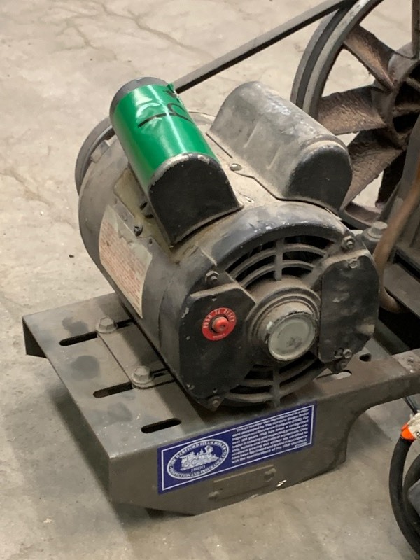 lot 9 image: Ingersoll-Rand Air Compressor Pump