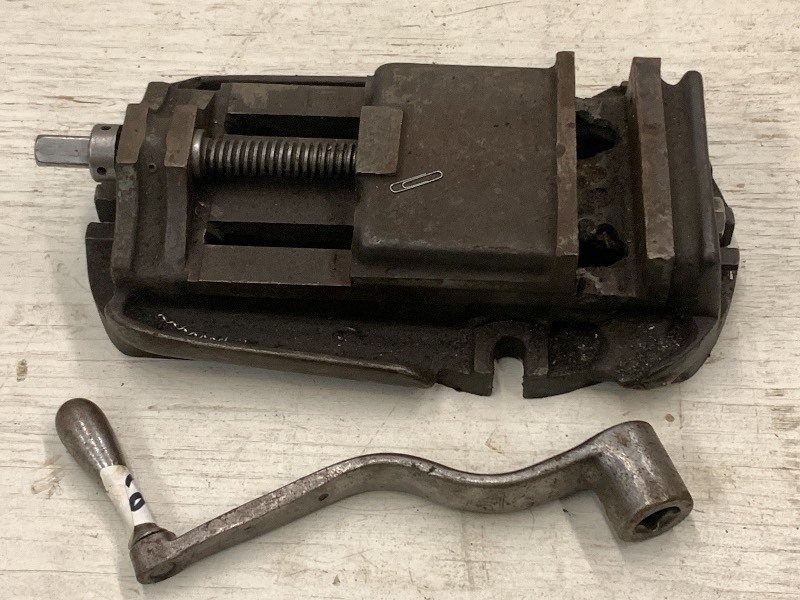 lot 20 image: Heavy Duty Drill Press Vise