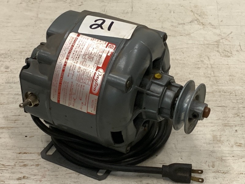 lot 21 image: Dayton 13HP 115Volt Electric Motor