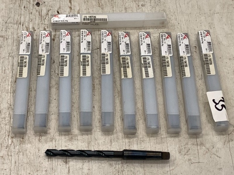 lot 35 image: (11) Industrial Milling Bits