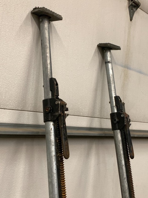lot 41 image: (2) Ratcheting Load Lock Bars