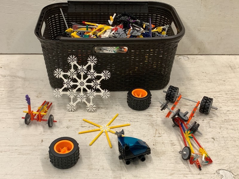 lot 54 image: Basket Full Of Kids Connex Building Toys