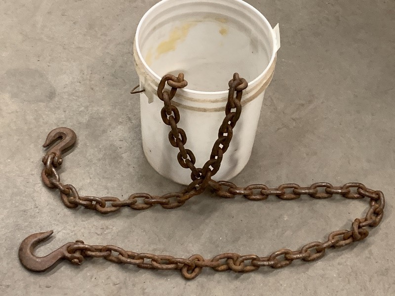 lot 55 image: 38 Logging Chain