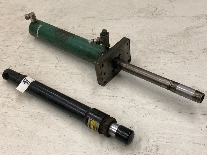 lot 16 image: Lot Of (2) Hydraulic Cylinders
